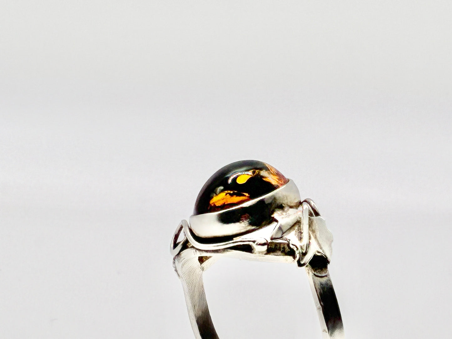 Sterling Silver & Amber Ring with Leaf Motif - Size 7