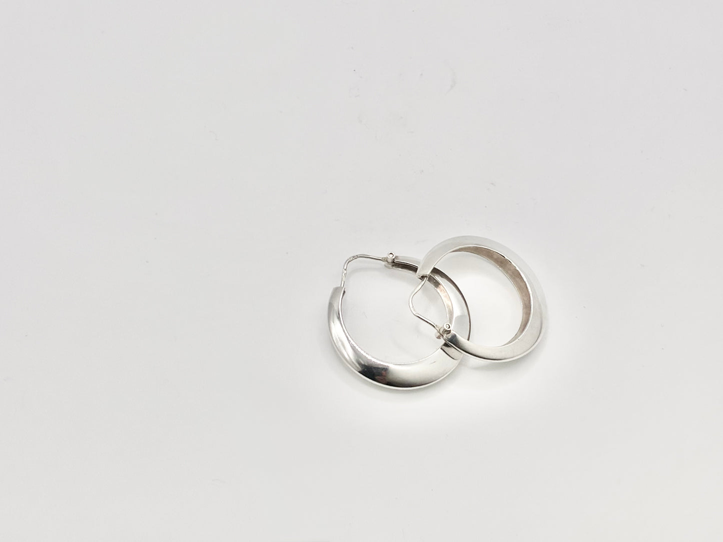 JOIA 925 Italy Sterling Silver Sculptural Hoop Earrings