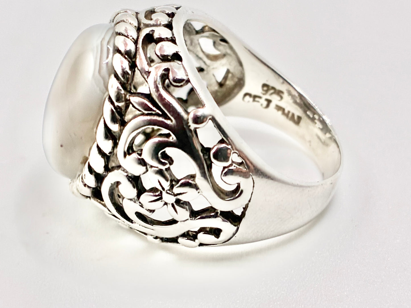 Sterling Silver Ring with Gray Cabochon – Size 9