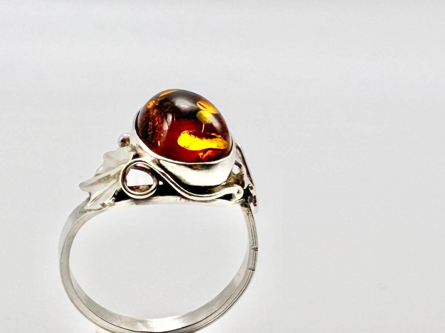Sterling Silver & Amber Ring with Leaf Motif - Size 7