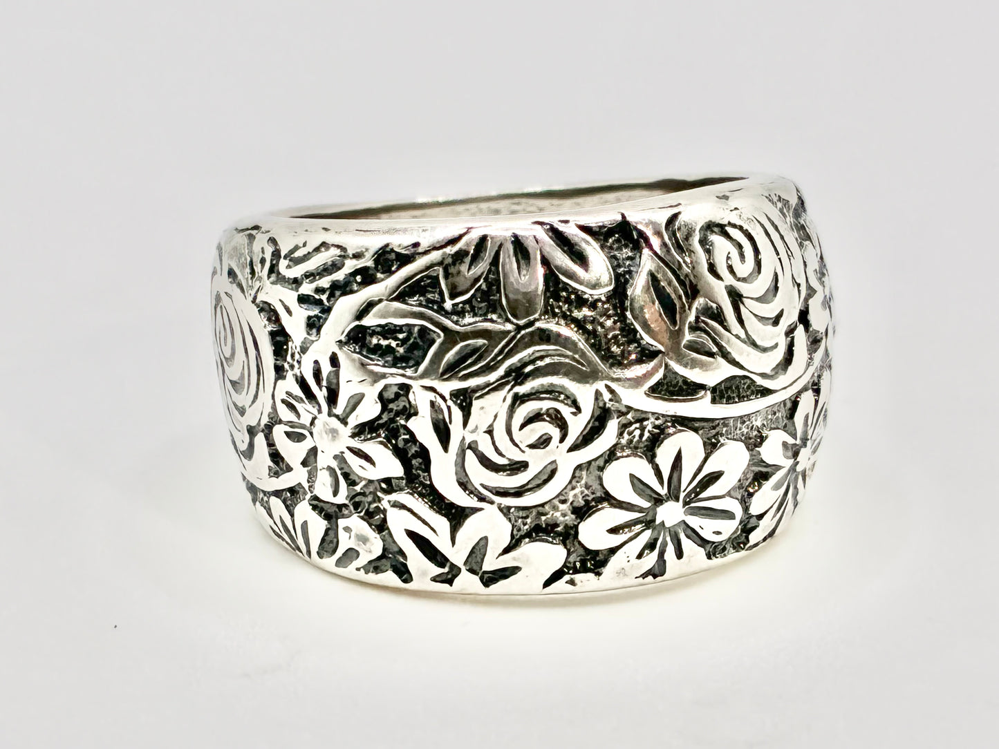 Silpada Sterling Silver Floral Wide Band Ring – Size 8