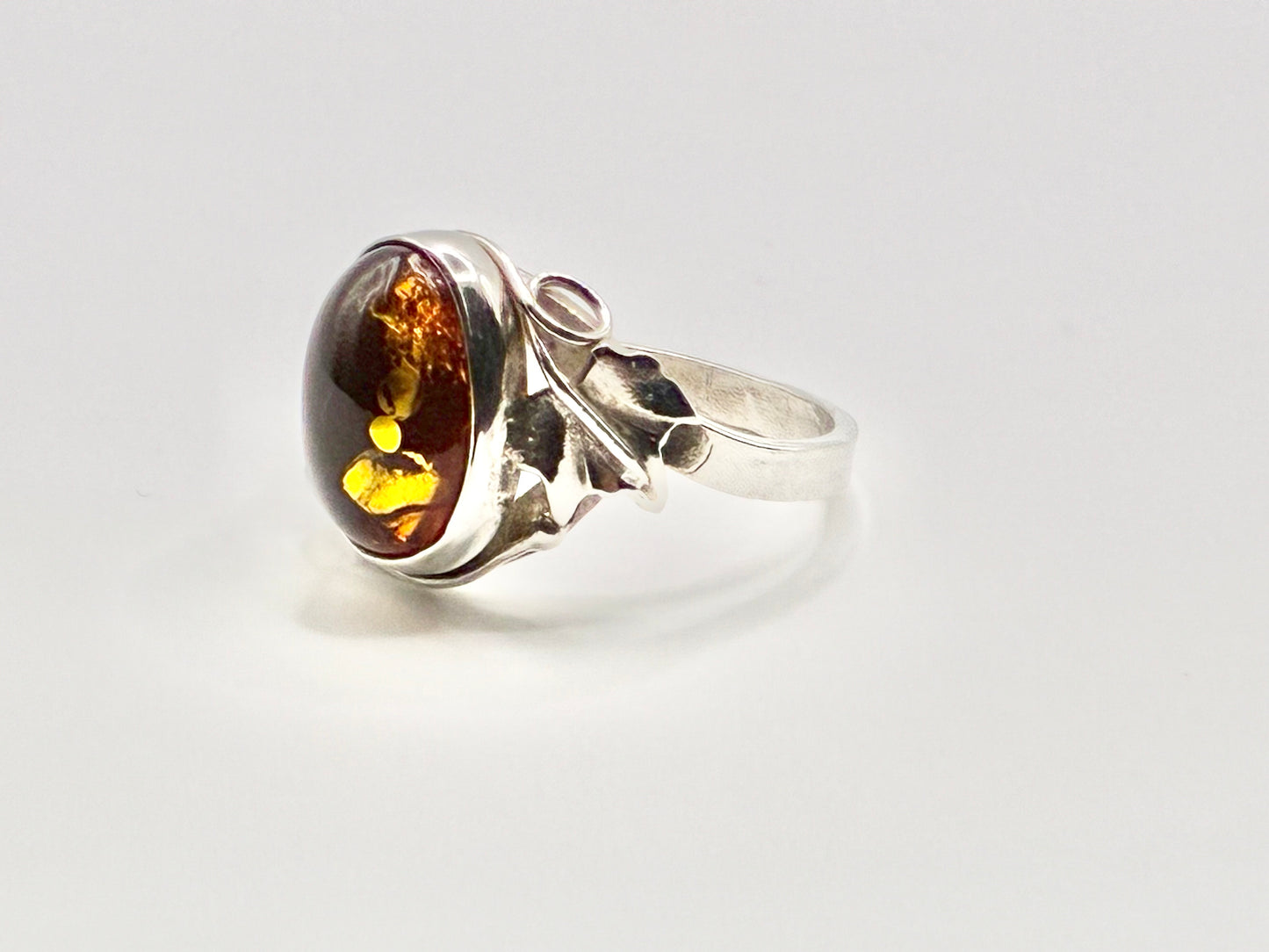 Sterling Silver & Amber Ring with Leaf Motif - Size 7