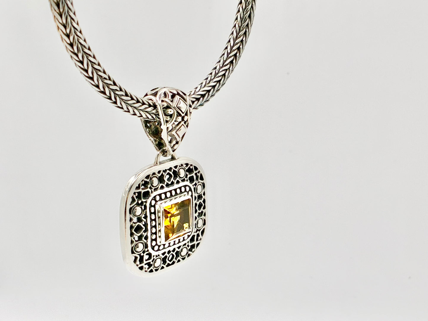Sterling Silver Wheat Chain Necklace with Ornate Gemstone Pendant – 18"