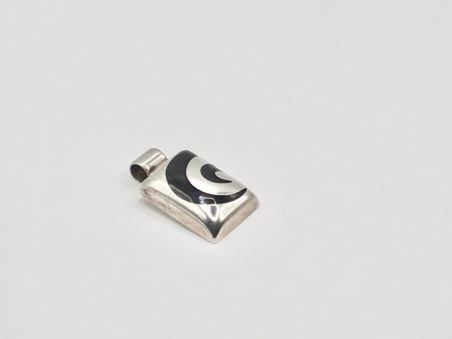 Mexico 925 Sterling Silver Modernist Swirl Pendant
