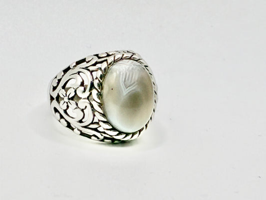 Sterling Silver Ring with Gray Cabochon – Size 9